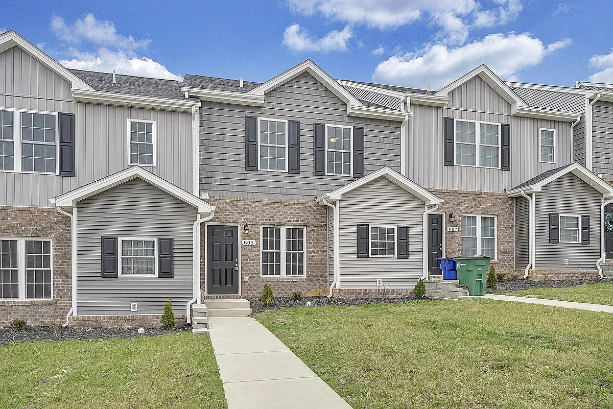 2 bed, 1595 sqft, $1,699 — Photo 1