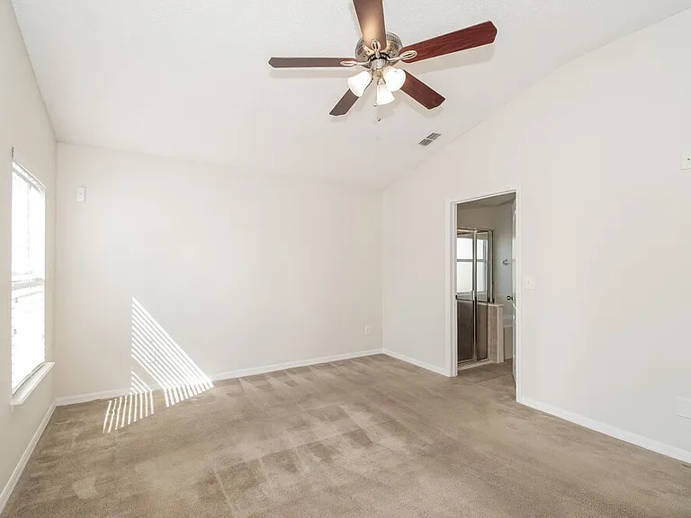 2318 Cherokee Cove Trl — Photo 9