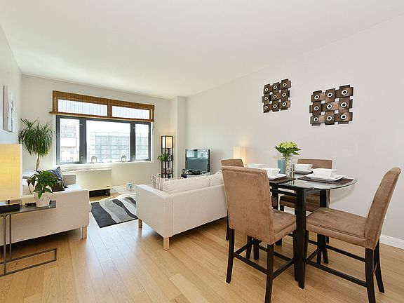 2nd image of 1102 49th Ave APT 4K