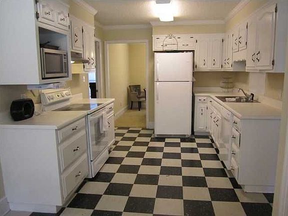 5th image of 148 Knollwood Dr