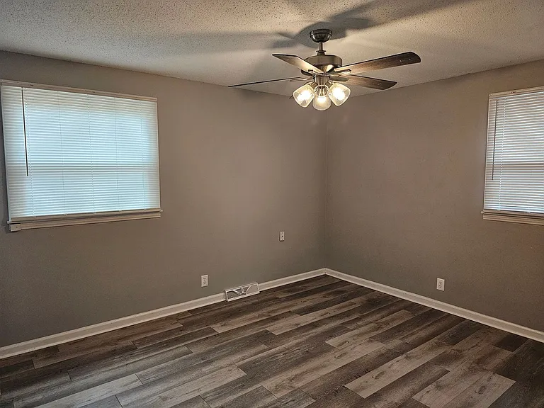 529 Morrison Dr — Photo 6