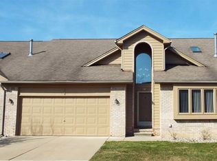 33049 Whispering Ln, Chesterfield, MI 48047