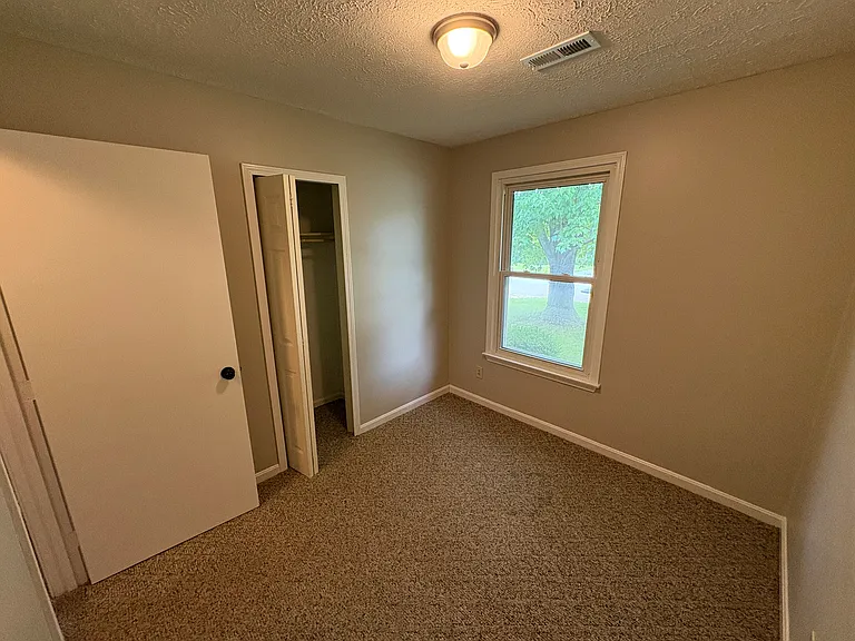 Valley View Dr — Photo 13