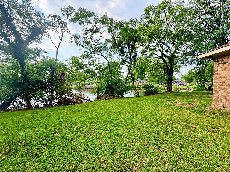 346 W McGinnis Cir — Photo 45
