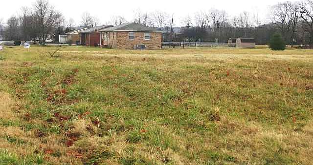 1st image of 762 Shelly Dr