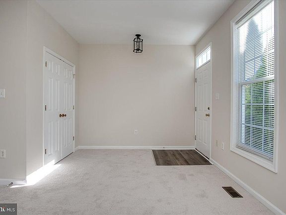 5th image of 10320 Bridle Ct