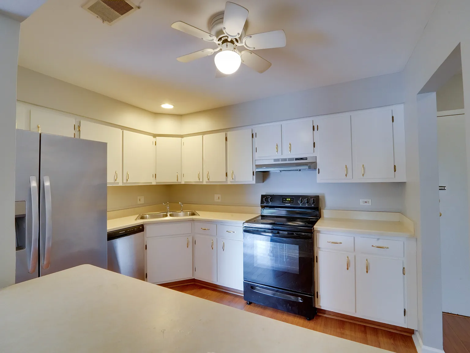 2 bed, 1.5 bath, $1,650 — Photo 4