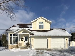319 Fleur Dr, New Hampton, IA