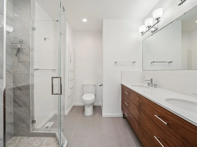 Primary bedroom full bathroom