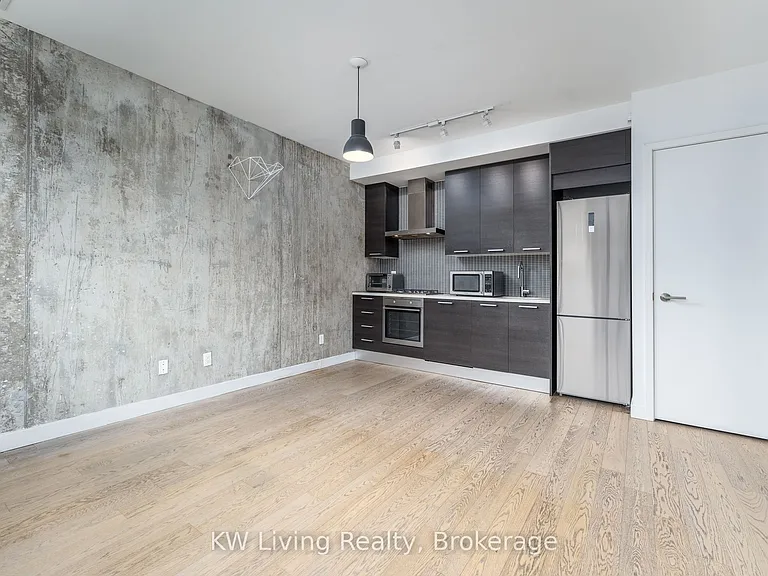90 Broadview Ave #LW1 — Photo 11