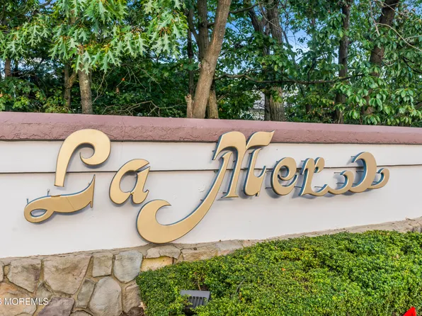 99 Woodmere Drive #705, Sayreville, NJ 08859