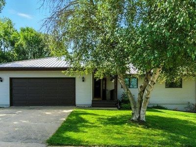 2214 Coventry Ln, Cedar Falls, IA, 50613