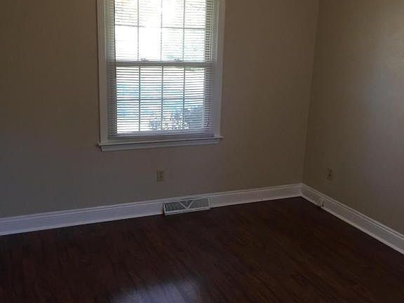 2nd image of 5212 N Lake Dr