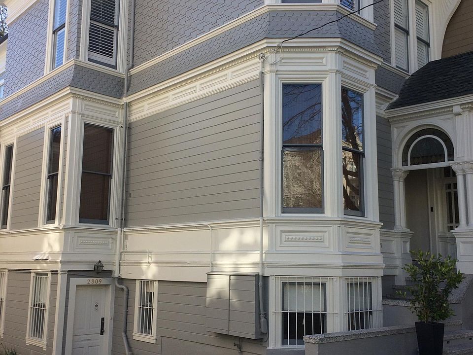 Exterior/entrance