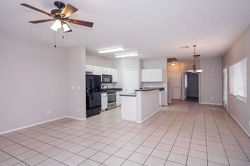 3 bed, 2.5 bath, 1752 sqft, $2,250 — Photo 4