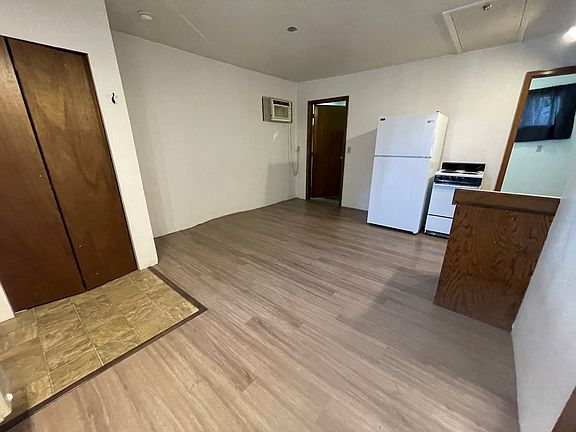 2nd image of 1300 NE Williams St APT 4