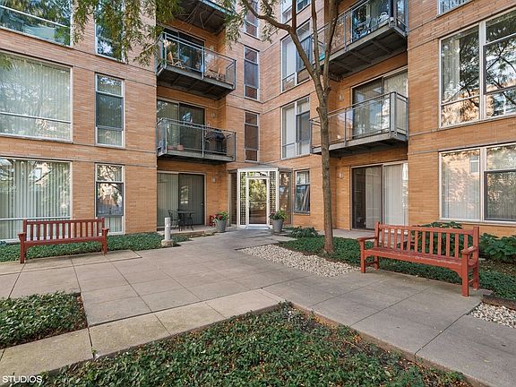 2nd image of 1720 Oak Ave #508