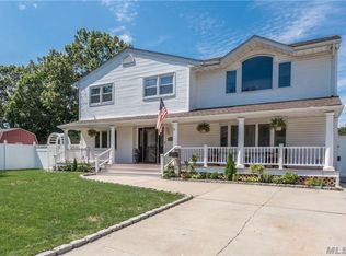 1392 Boston Ave, Bay Shore, NY 11706