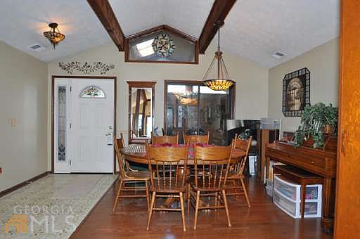 3rd image of 106 Parsons Pl