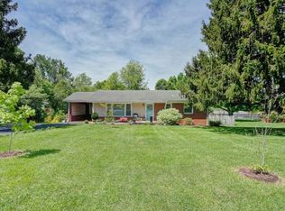 1310 Lynnwood Dr, Johnson City, TN 37601