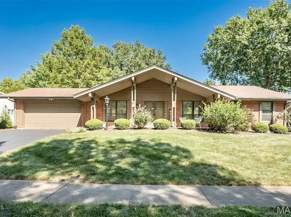 1538 Woodroyal West Dr, Chesterfield, MO 63017