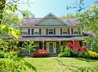 40 Hickory Dr, East Stroudsburg, PA 18301