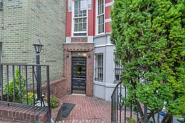 Rented by Larry Tauber, LREB