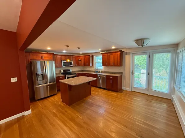 74 Campbell St, Woburn, MA 01801