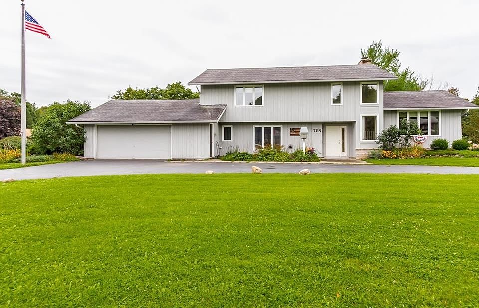 1st image of 10 Drumlin View Dr