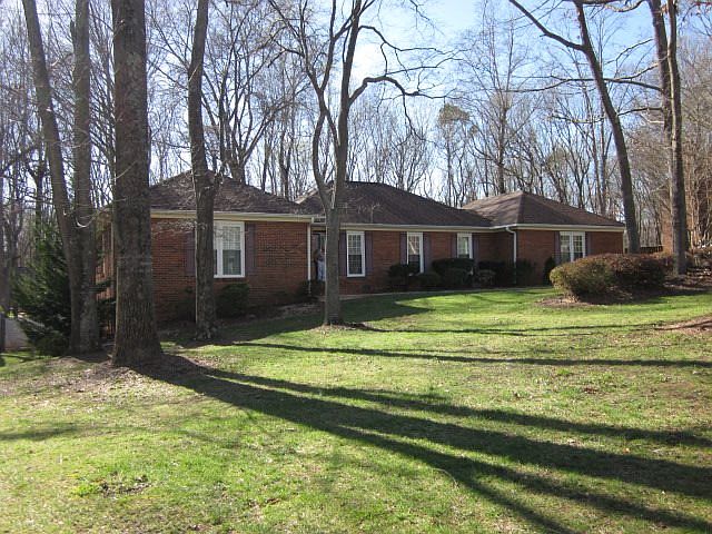 1st image of 208 Thornhill Dr