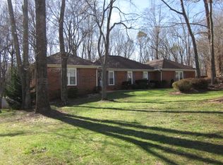 208 Thornhill Dr, Spartanburg, SC 29301