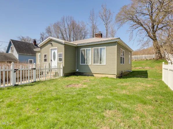 165 County Hwy 123, Mayfield, NY 12117