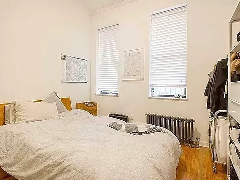 217 E 4th St #2A — Photo 6