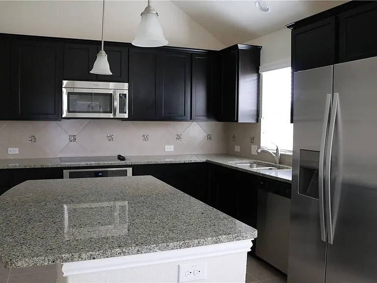 913 Wolcott Dr — Photo 12