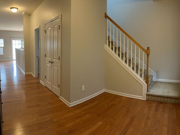 Front Entry/Foyer