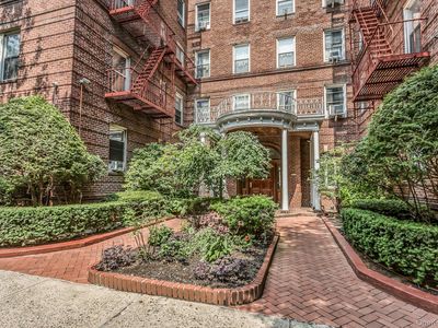 111-39 76 Road #B7, Forest Hills, NY, 11375