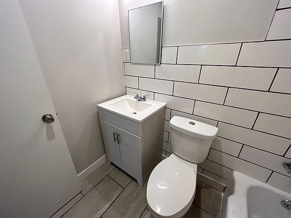 3rd image of 2333 Neil Ave APT 3