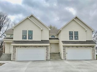 1304 159th St, Basehor, KS 66007