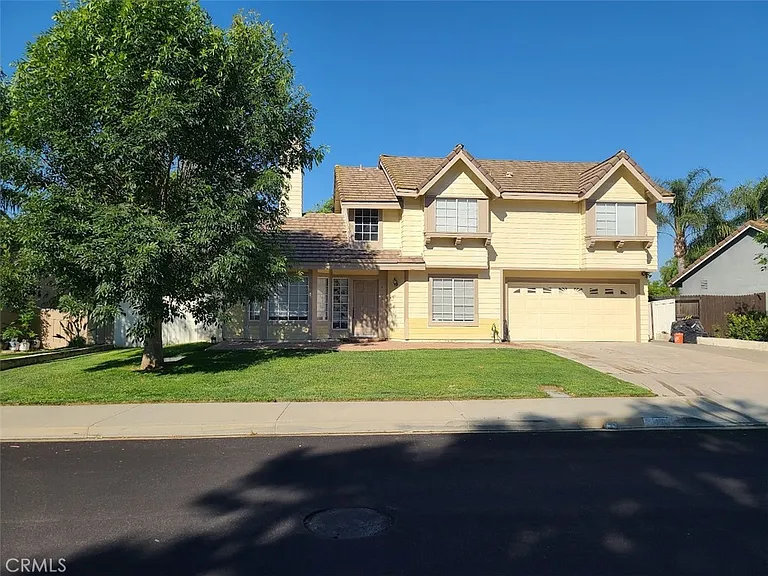 41929 Humber Dr — Photo 1