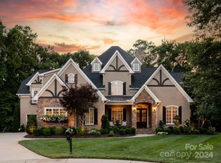 1112 Mapesbury Ln, Waxhaw, NC 28173