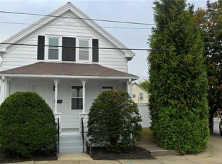 104 Cleveland Ave, Cranston, RI 02920