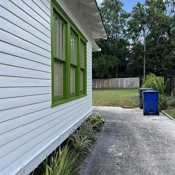 1005 Duke Ave — Photo 2