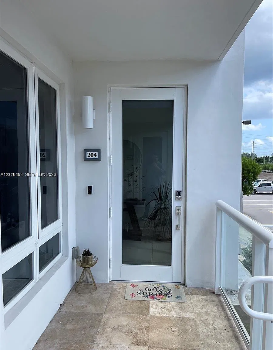 Landmark At Doral Condo N — Photo 2
