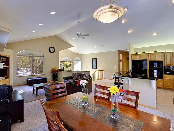 3rd image of 799 Seneca Dr