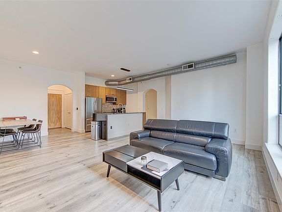 5th image of 1901 Post Oak Blvd APT 3105