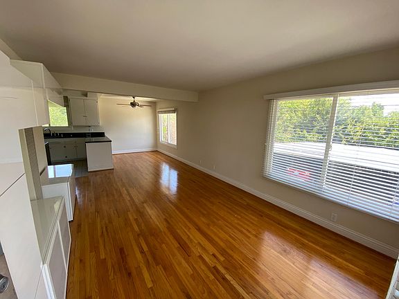 5th image of 2521 Beverly Ave