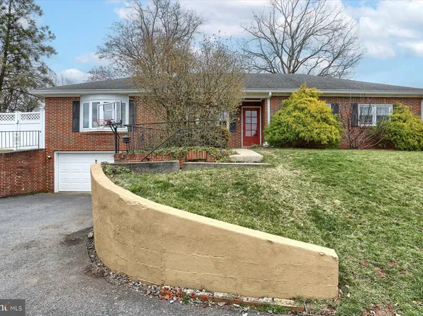 230 Spanglers Mill Rd, New Cumberland, PA 17070