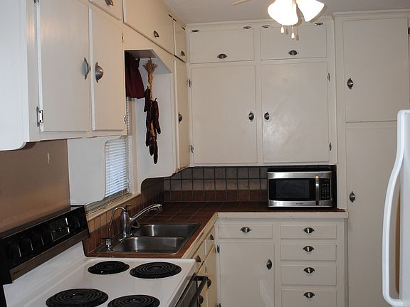 4th image of 226 W Rainbow Ln