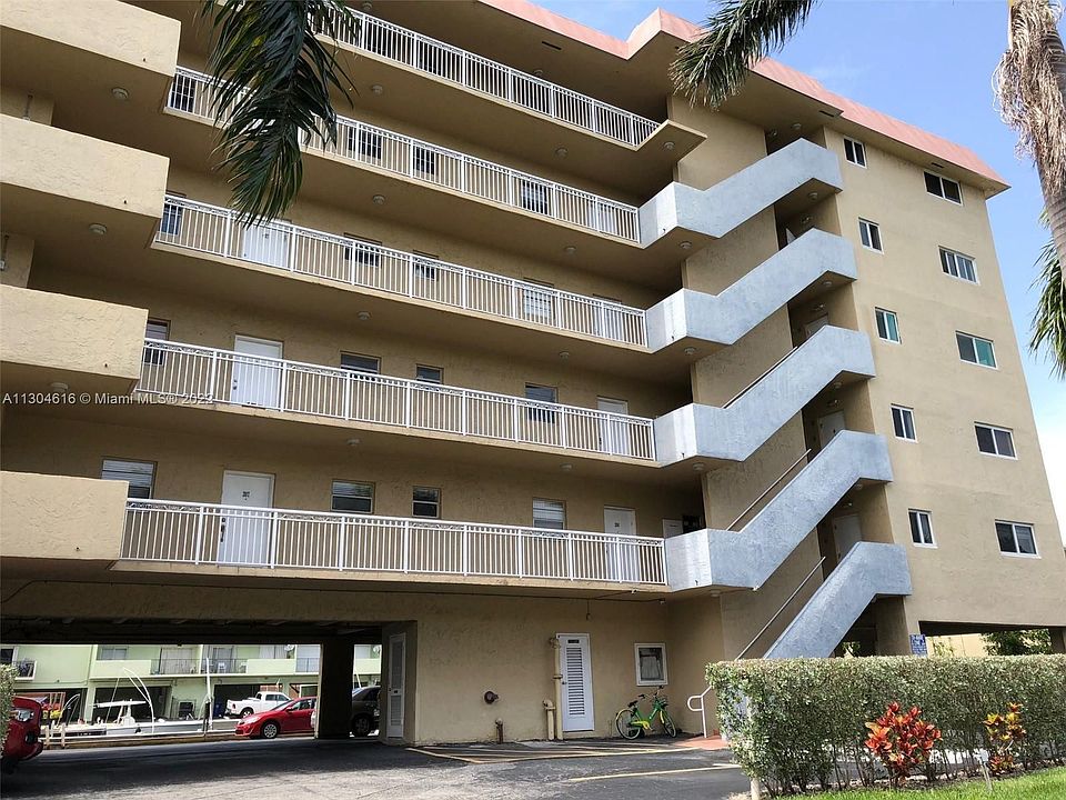 1st image of 3601 NE 170th St APT 303