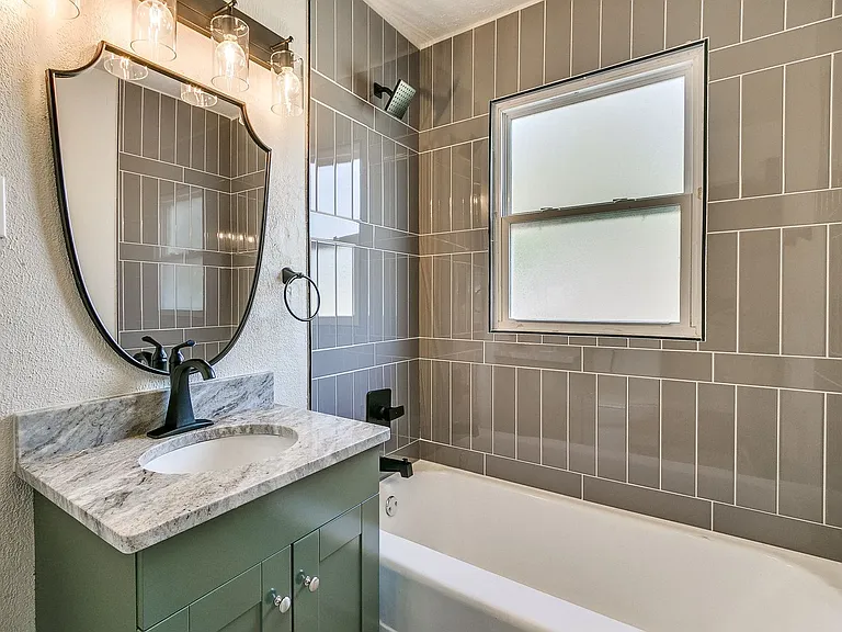 103 E Haddock St — Photo 22